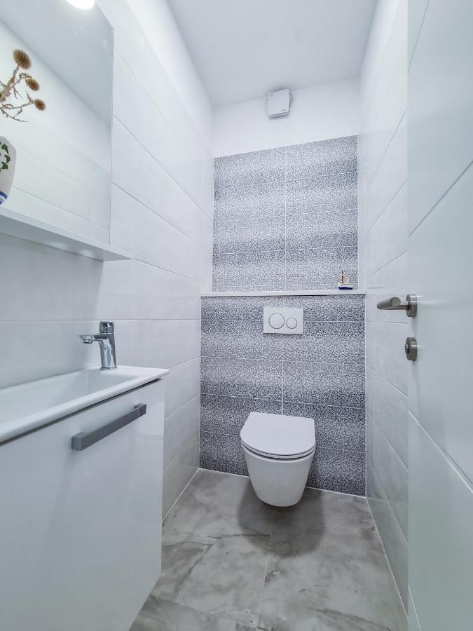 Apartments Lovic Локва Рогозница Екстериор снимка
