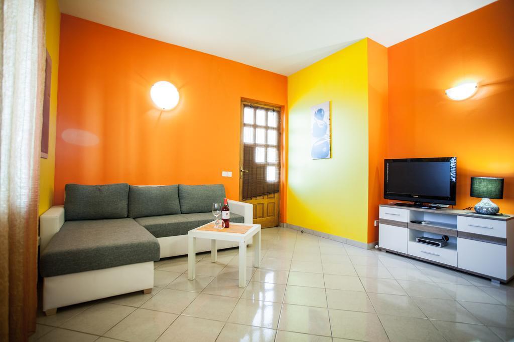 Apartments Lovic Локва Рогозница Екстериор снимка
