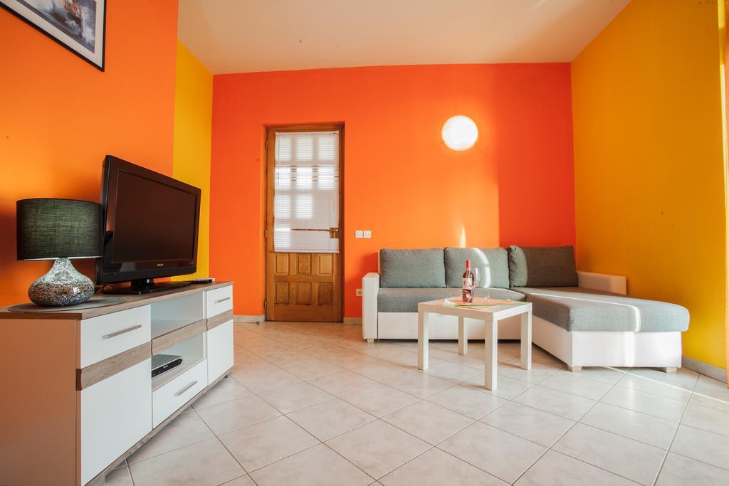 Apartments Lovic Локва Рогозница Екстериор снимка